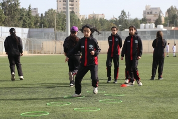 تواصل تدريبات مركز واعدات دورا تحت 12 عاماً 