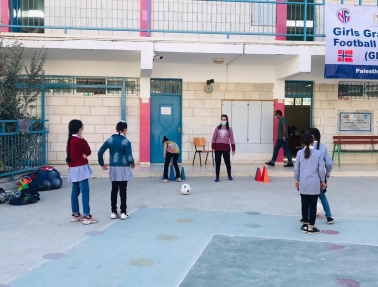 اتحاد كرة القدم يُنهي مهرجانات البراعم التي تقام في مدارس "الأونروا"