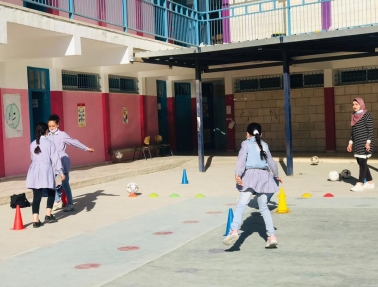 اتحاد كرة القدم يُنهي مهرجانات البراعم التي تقام في مدارس "الأونروا"