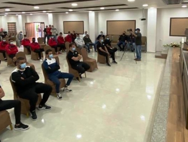 الرجوب يتفقد معسكر منتخبنا الوطني الأول لكرة القدم