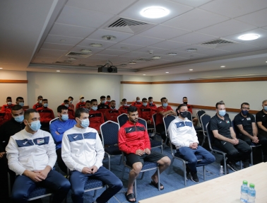 الرجوب يتفقد بعثة الفدائي قبيل اللقاء الودّي الهام أمام المنتخب الكويتي