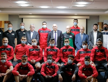 الرجوب يتفقد بعثة الفدائي قبيل اللقاء الودّي الهام أمام المنتخب الكويتي