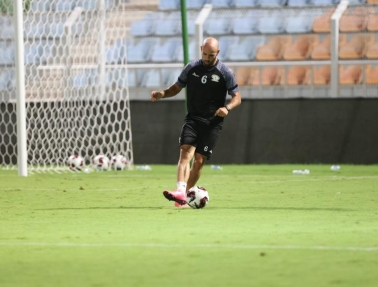 الفدائي يواصل تدريباته في عمان وخمسة لاعبين يلتحقون بالبعثة