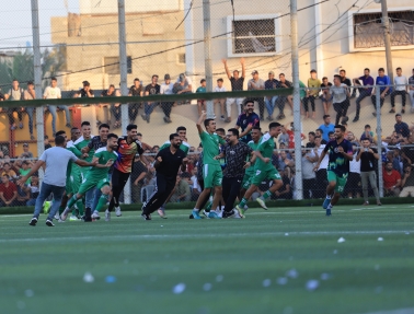 (صور)- خدمات رفح يحسم الديربي مع الشباب بثنائية أمام جماهير مبهرة&nbsp;