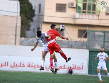 (صور)- شباب الخليل يحسم ديربي المدينة لصالحه بهدفين نظيفين