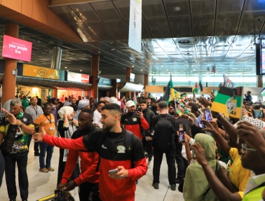 استقبال حافل للمنتخب الوطني في جنوب أفريقيا