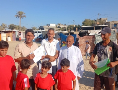 الاتحاد الفلسطيني يواصل تنفيذ مبادرة تدريب كرة القدم للأطفال النازحين في قطاع غزة