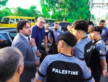 السفير التشيلي لدى الأردن يزور معسكر فدائي الناشئين