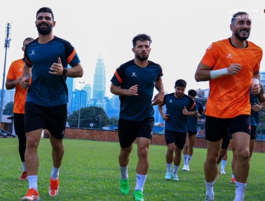 صور- الفدائي يباشر تدريباته في ماليزيا تحضيرا لملاقاة الأردن بتصفيات المونديال 
