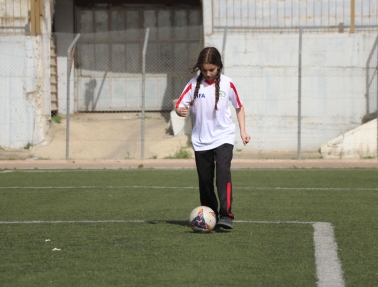 تواصل تدريبات مركز واعدات دورا تحت 12 عاماً 