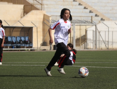 تواصل تدريبات مركز واعدات دورا تحت 12 عاماً 