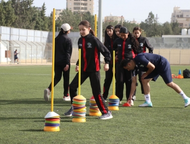 تواصل تدريبات مركز واعدات دورا تحت 12 عاماً 