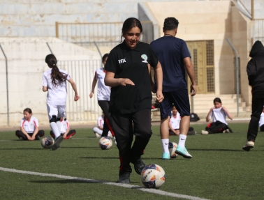 تواصل تدريبات مركز واعدات دورا تحت 12 عاماً 