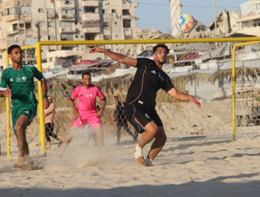 الصداقة يتوج بكأس البطولة السابعة لكرة القدم الشاطئية&nbsp;بفوزه على نماء