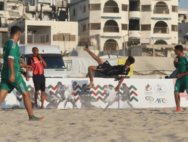الصداقة يتوج بكأس البطولة السابعة لكرة القدم الشاطئية&nbsp;بفوزه على نماء