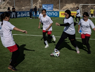 بدء تشغيل ملعبين جديدين في مراح رباح وقوصين ضمن مبادرة FIFA Arena