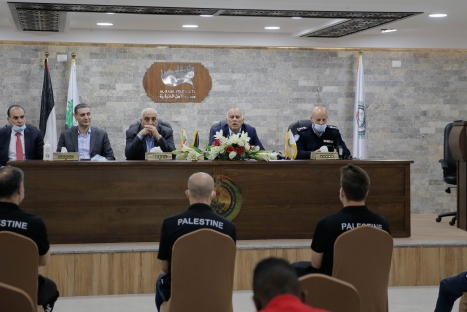 الرجوب يتفقد معسكر منتخبنا الوطني الأول لكرة القدم