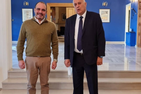 سمو الأمير علي والفريق الرجوب يتفقان على تنظيم بطولة القدس والكرامة للأندية&lrm;&lrm;