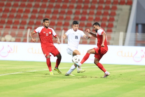 الفدائي يتعثر وديا أمام عُمان