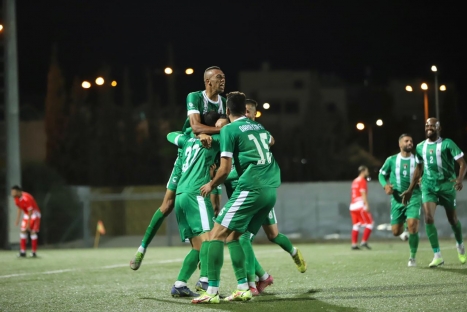 شباب الظاهرية يقسو على أهلي الخليل في الديربي... ويستعيد الصدارة