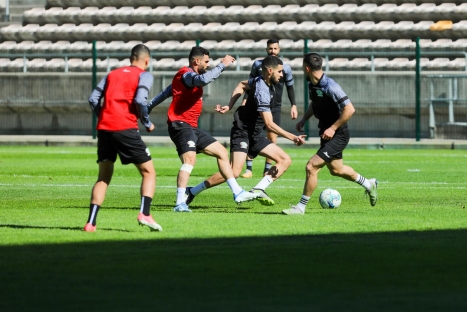 بحضور رئيس جنوب أفريقيا.."فدائي المحليين" يشارك في مباراة ودية في ذكرى تحرر "مانديلا" &nbsp;