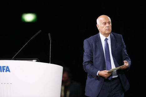 الرجوب يطالب رئيس الفيفا بإنقاذ الكرة الفلسطينية... ويشيد بموقف الاتحاد الآسيوي