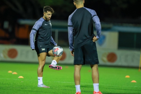 منتخبنا يصل بيرث ويبدأ تدريباته تأهبا للقاء المنتخب الأسترالي