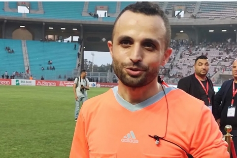 الحكم الفلسطيني براء أبو عيشة يحصل على الرخصة الدولية في تحكيم "VAR"