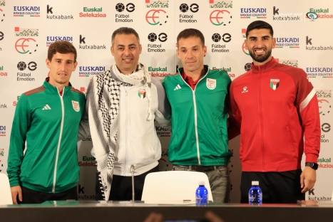 أبو جزر: وجودنا في الباسك مهم جدا للقضية الفلسطينية.. والمباراة لها فوائد كبيرة قبل مواجهة ليبيا