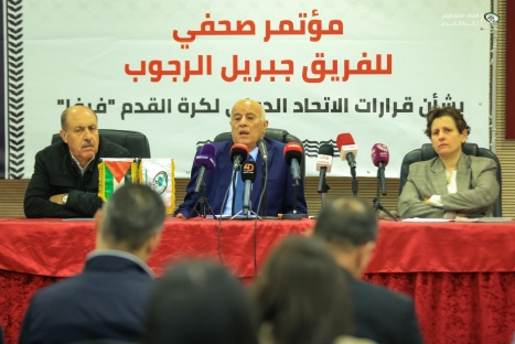 الرجوب: ننتظر قرار &ldquo;الفيفا&rdquo; بشأن أندية المستوطنات وندعو لحماية الرياضة الفلسطينية وإعادة إعمار المنشآت المدمرة