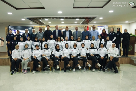 افتتاح دورة تدريب كرة القدم للفتيات لفئة البراعم في مدينة الأمل الشبابية