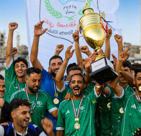 الصداقة يتوج بكأس البطولة السابعة لكرة القدم الشاطئية&nbsp;بفوزه على نماء