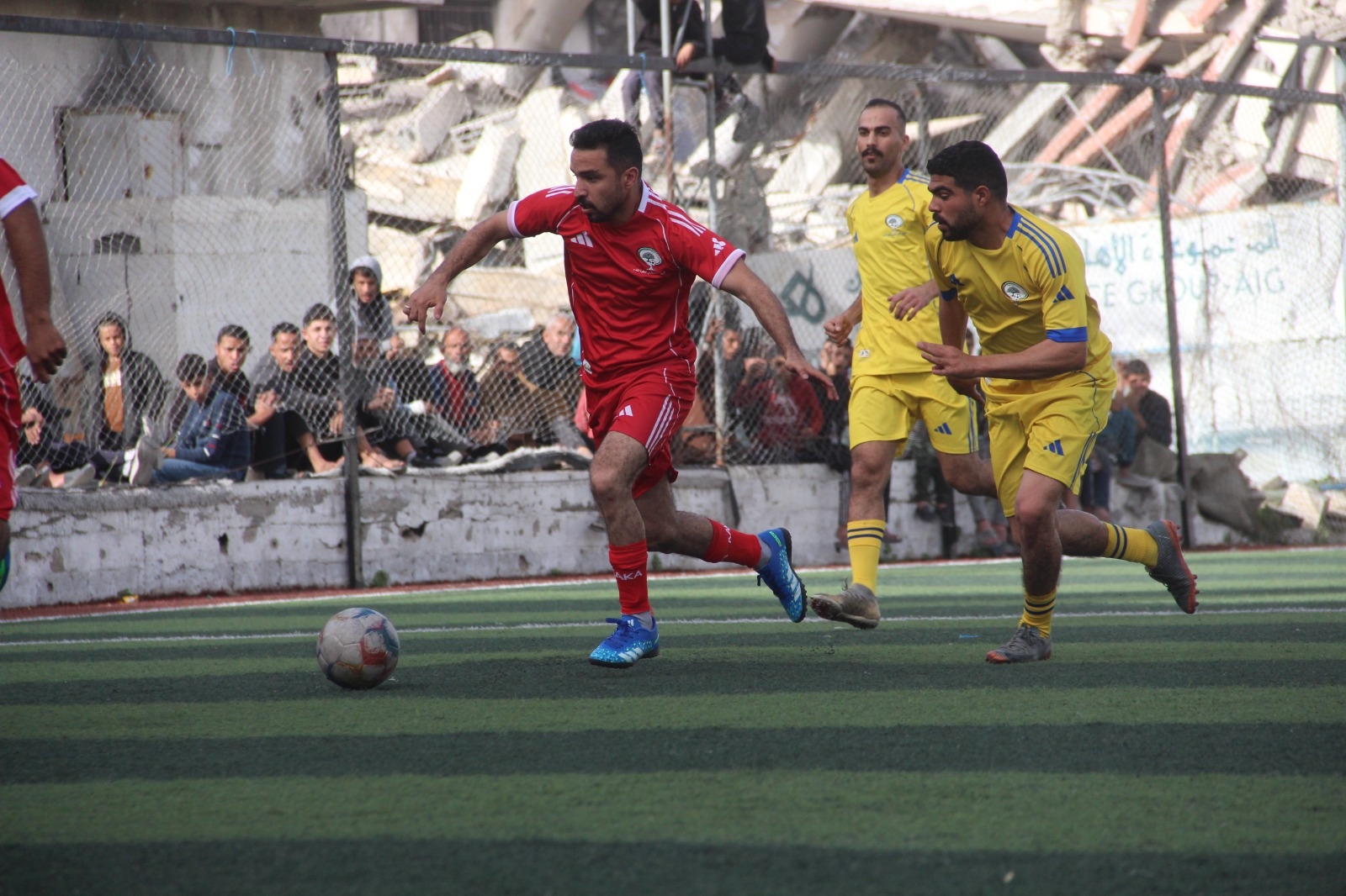 مباريات مثيرة في افتتاح منافسات دور الثمانية من بطولة خماسيات كرة القدم التنشيطية