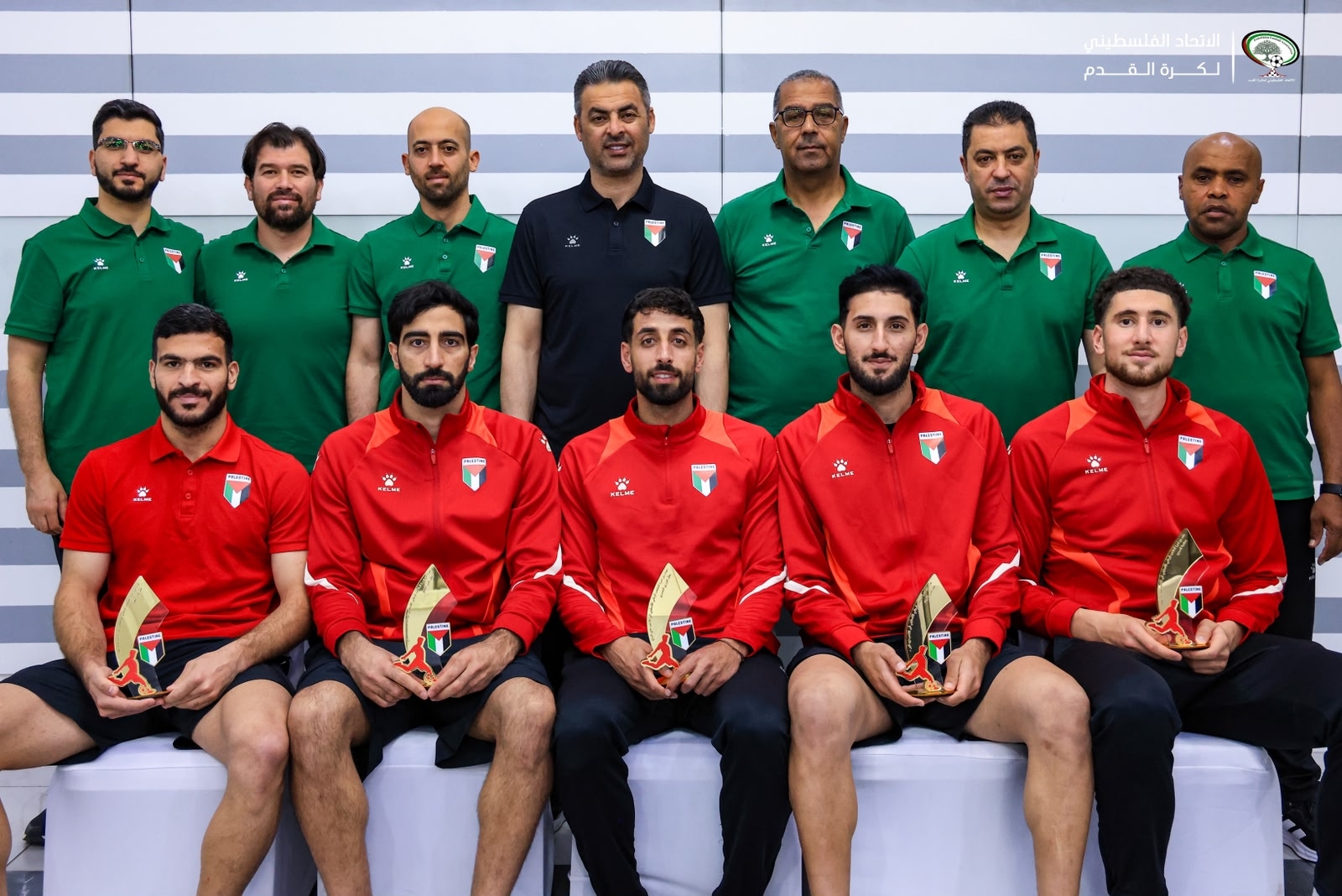 الجهاز الفني والإداري للمنتخب الوطني يكرّم اللاعبين أبطال الدوريات مع أنديتهم