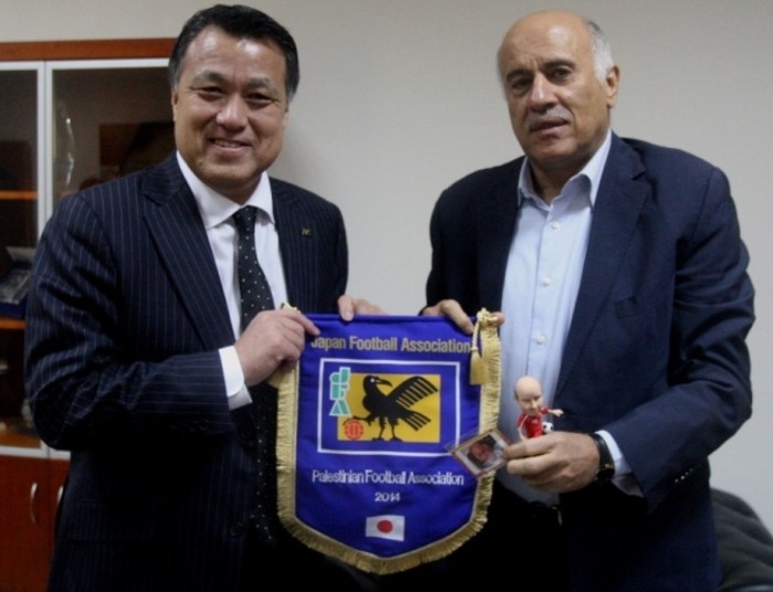 كوزو يهنئ اللواء الرجوب بإعادة انتخابه رئيساً للاتحاد الفلسطيني لكرة القدم