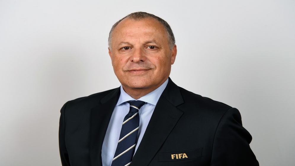 للوقوف على حيثيات مباراة شباب الخليل والنهضة العماني.. هاني أبو ريدة في فلسطين خلال الشهر المقبل