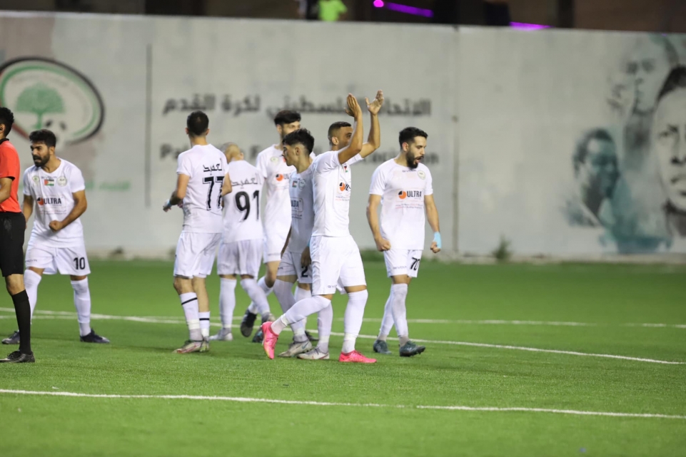 شباب الخليل يتخطى هلال القدس بركلات الترجيح ويضرب موعدا مع جبل المكبر في نهائي أبو عمار