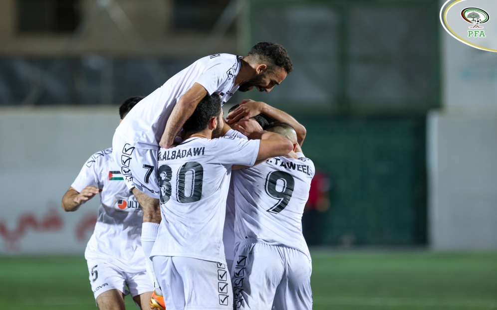 (صور)- شباب الخليل يحقق انتصاراً كبيراً على السواحرة المقدسي بثلاثية نظيفة