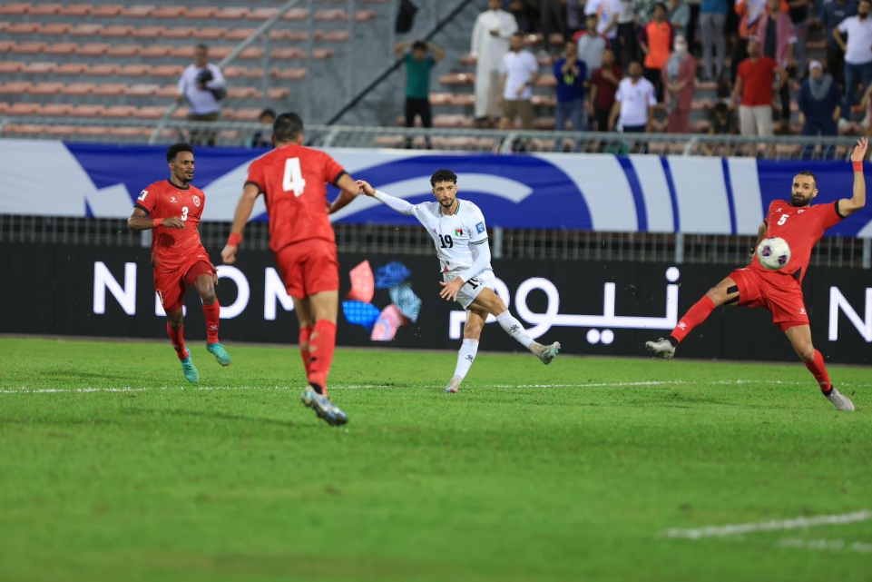 منتخبنا يتعثر بثلاثة أهداف لهدف أمام شقيقه الأردني في تصفيات كأس العالم