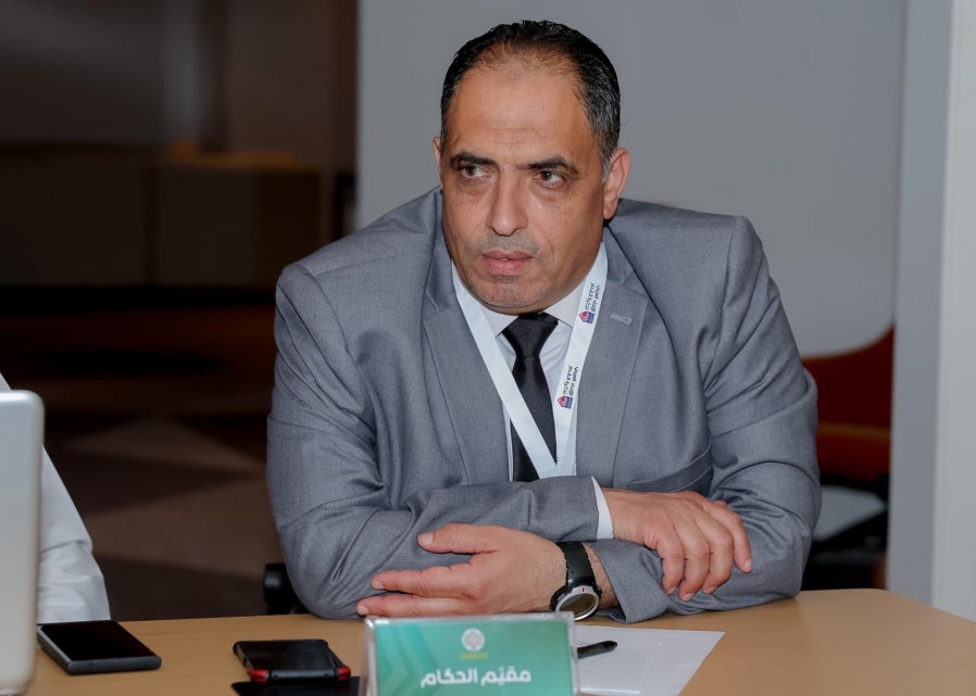 مهيوب الصادق مقيّما للحكام في مباراة الأهلي الإماراتي والحسين الأردني بدوري أبطال آسيا 2