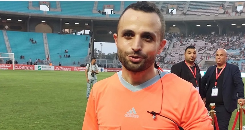 الحكم الفلسطيني براء أبو عيشة يحصل على الرخصة الدولية في تحكيم "VAR"