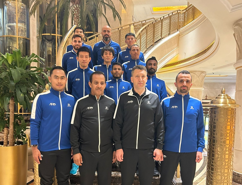 الحكمان "أبو عيشة" و"حلاوة" يصلان قطر لإدارة مباريات المجموعة العاشرة في تصفيات آسيا تحت 20 عاما