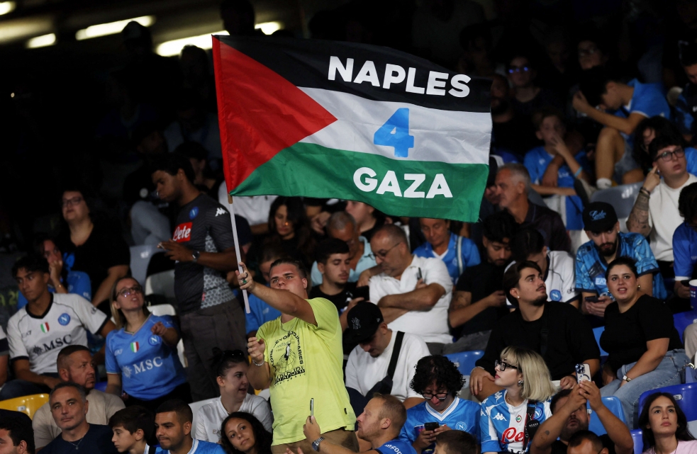 ملاعب أوروبا تنتفض ضد إسرائيل.. و&quot;فيفا&quot; و&quot;يويفا&quot; يمتنعان عن معاقبتها