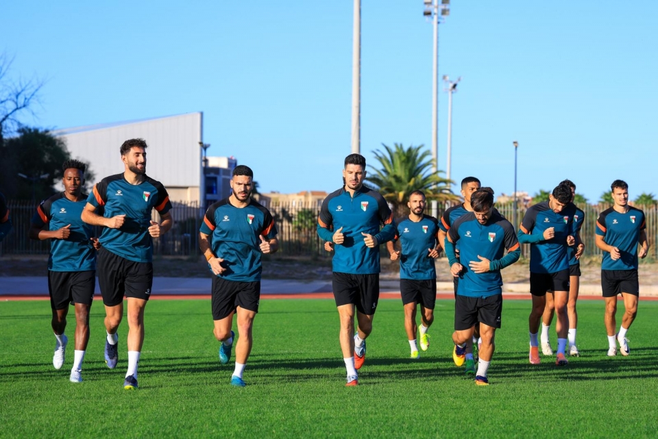 الفدائي يجري حصته التدريبية الأولى في الجزائر 
