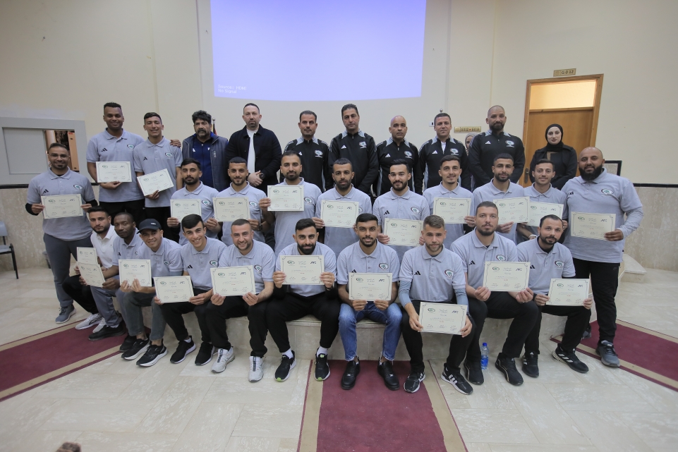 اتحاد الكرة يختتم&nbsp;دورة مدربي المستوى الثالث بجامعة فلسطين التقنية&nbsp;