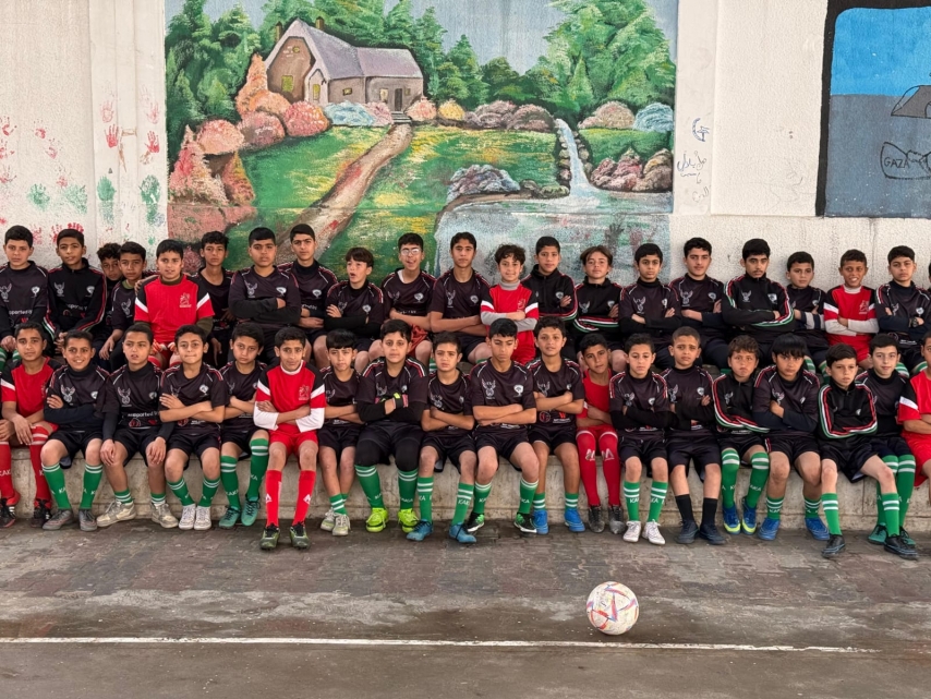 يوم رياضي يجمع بين مركز براعم العنقاء وأكاديمية المحترفين لكرة القدم